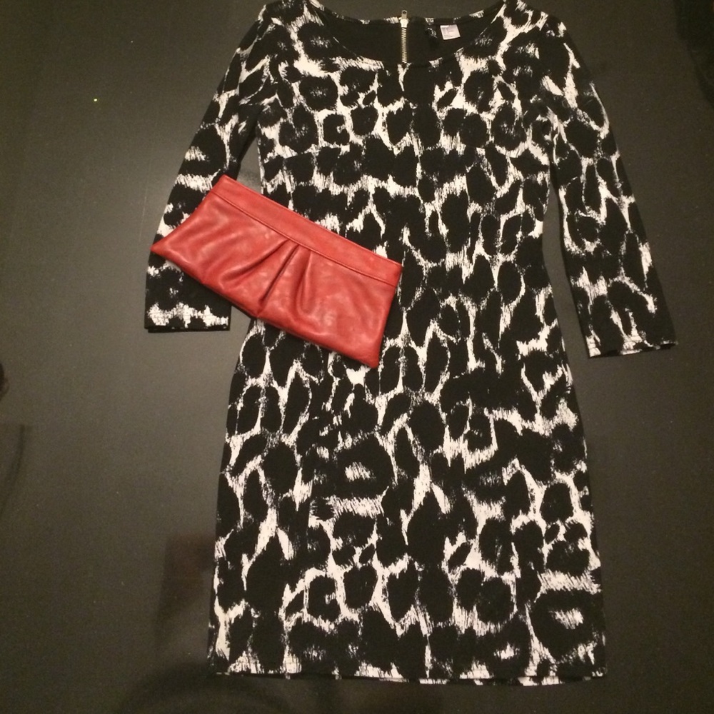 COPY - Black & White Print 3/4" sleeve dress